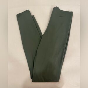 Nike Yoga Leggings - Army Green